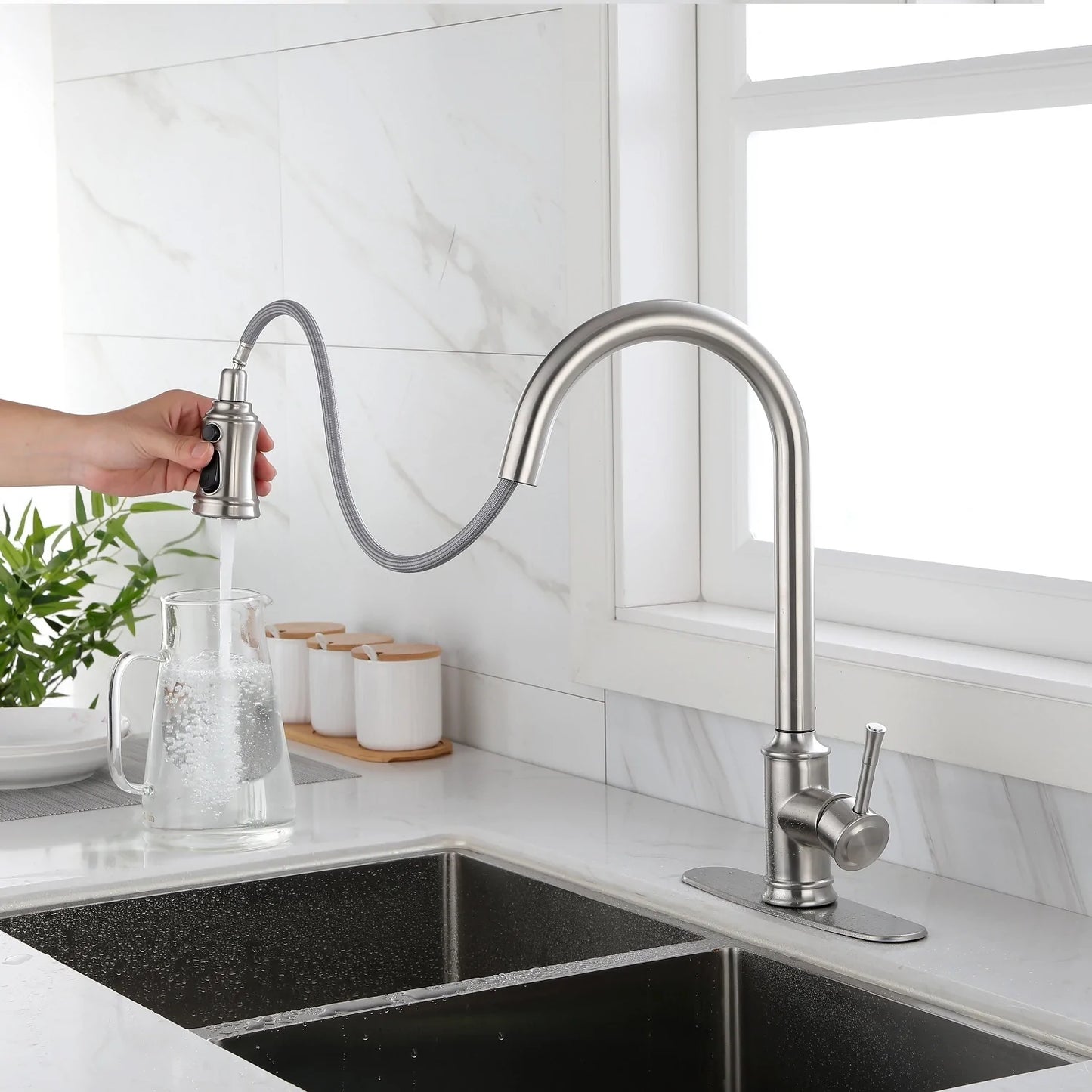 Kitchen Faucet with Pull Down Sprayer in Brushed Nickel