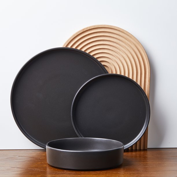 Round Dinnerware Set in Black 12 Pieces