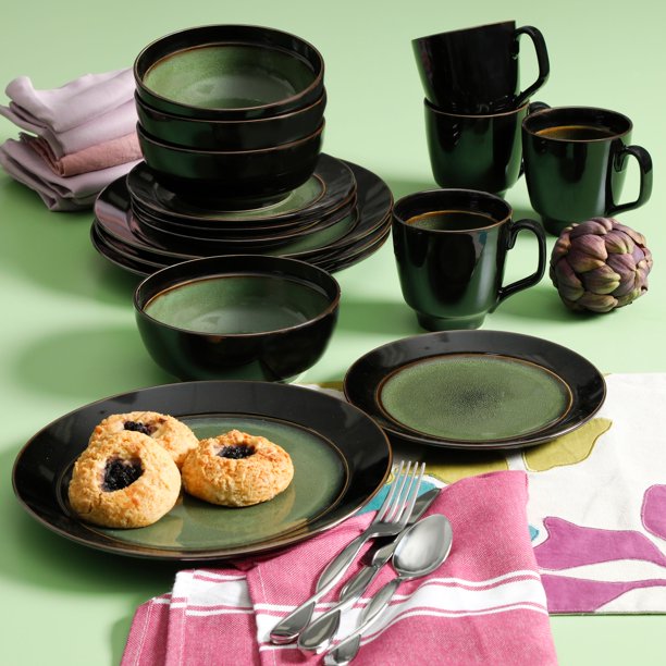 Dinnerware Set in Green 16 Pieces