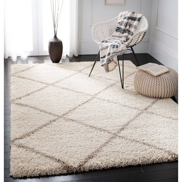 Geometric Area Rug in Beige