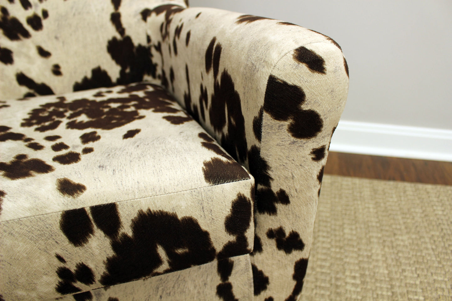 Arm Lounge Chair in Cowhide Brown